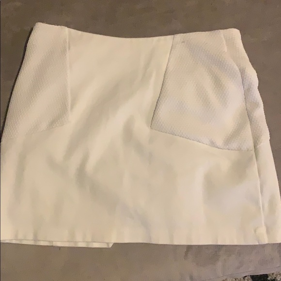 White geometric skirt - Picture 3 of 3